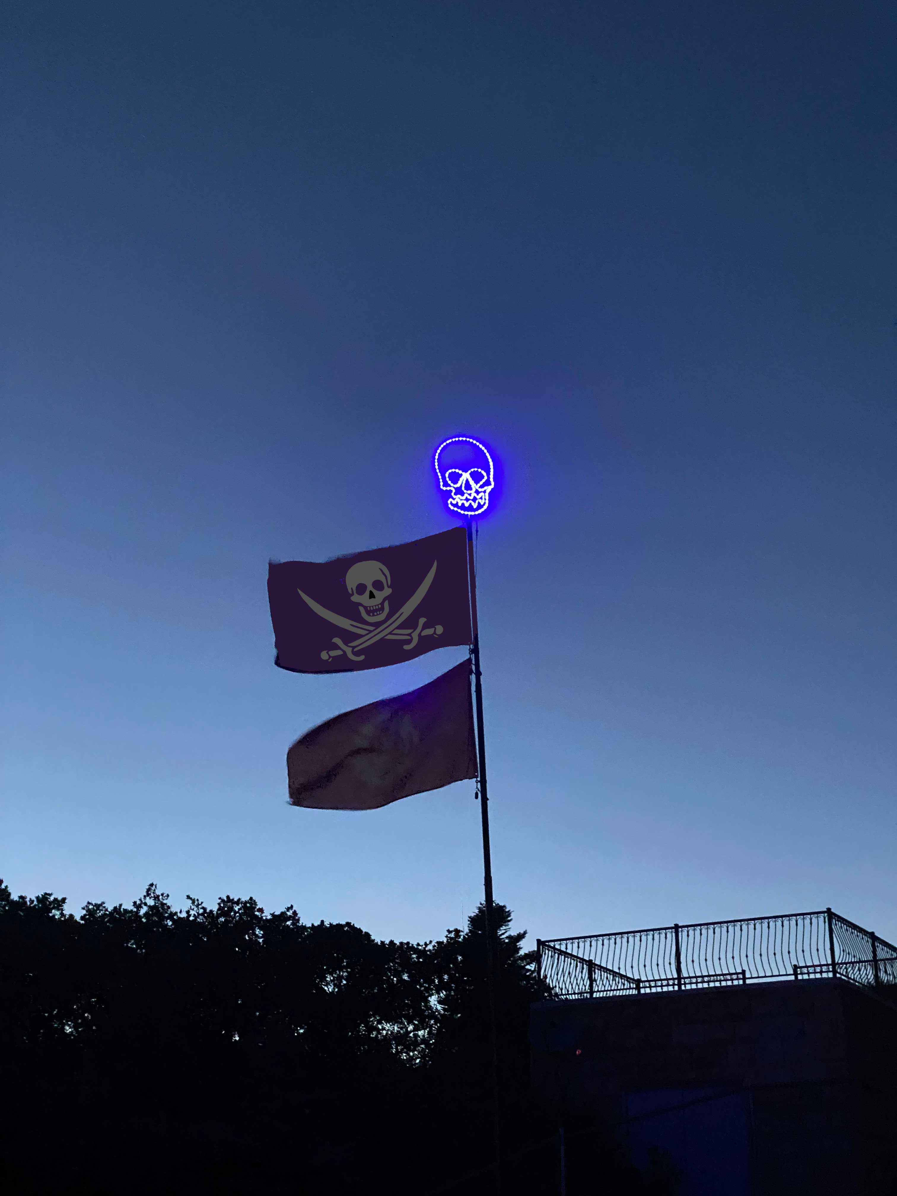 Halloween Skull Flagpole Finial & Jolley Flag