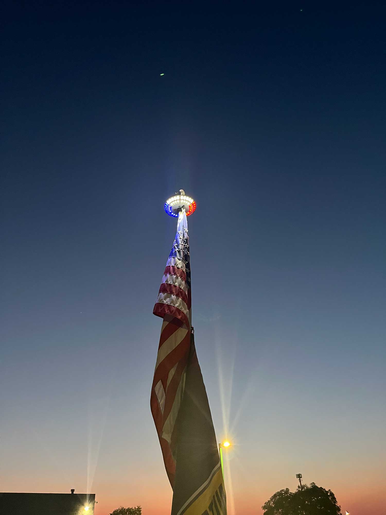 Sirius FIRE Solar Power Flagpole Light